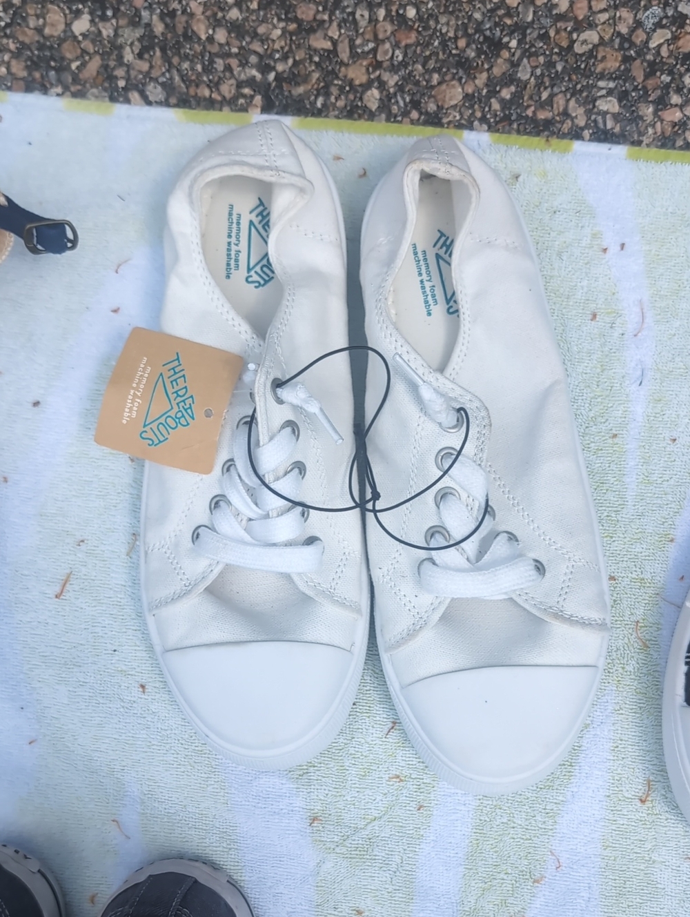MENS White Canvas Lace-Up Sneakers